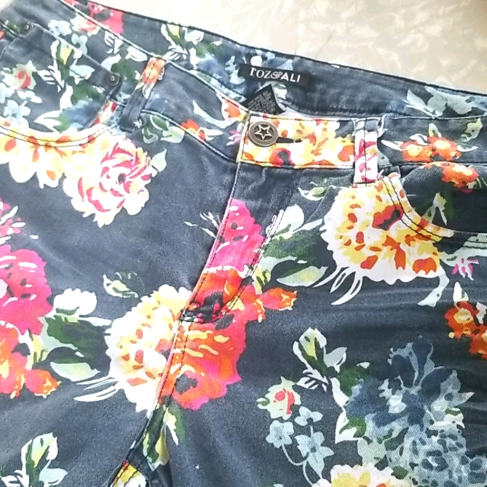 Floral Jean shorts size 10